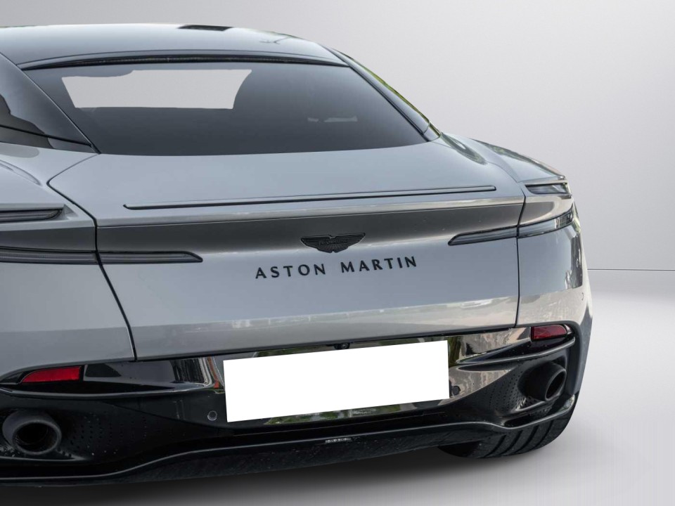 Aston Martin DB12 Coupe - foto 35