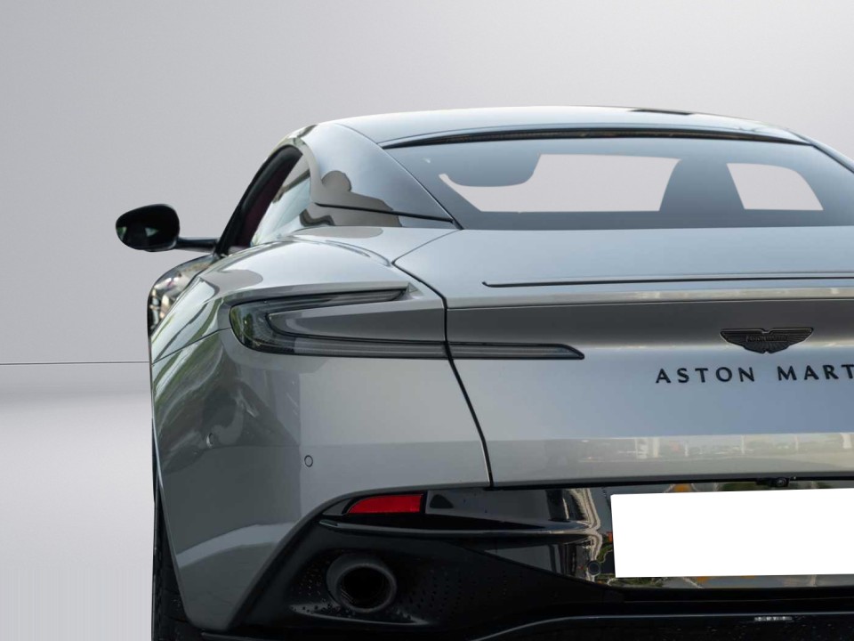 Aston Martin DB12 Coupe - foto 36