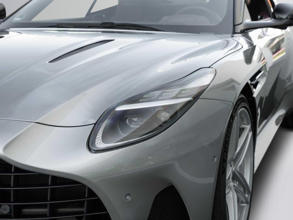 Aston Martin DB12 Coupe - foto 30