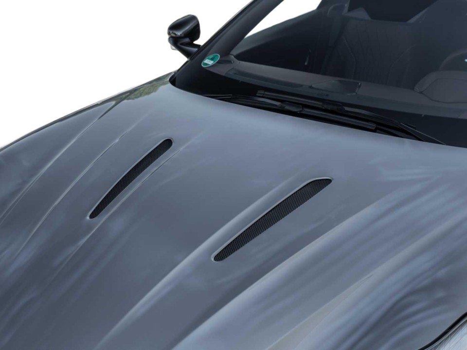 Aston Martin DB12 Coupe - foto 28