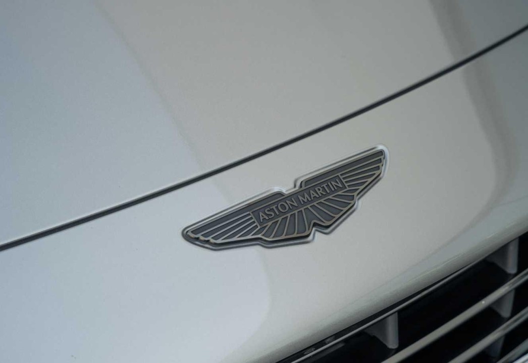 Aston Martin DB12 Coupe - foto 38