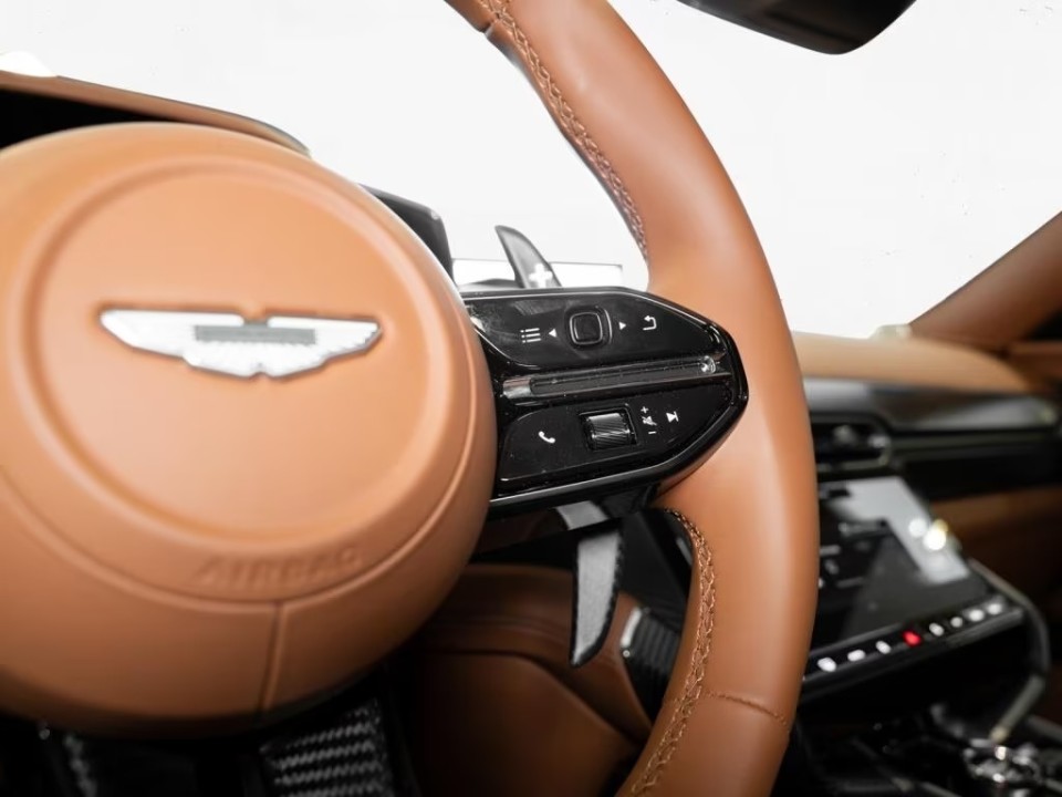 Aston Martin Vanquish - foto 7