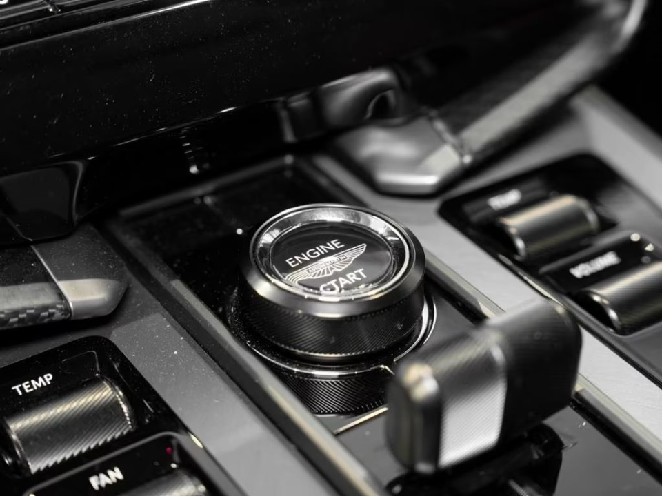 Aston Martin Vanquish - foto 10