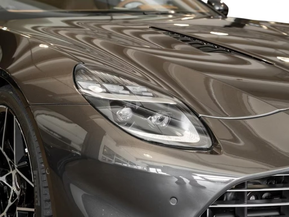 Aston Martin Vanquish - foto 23