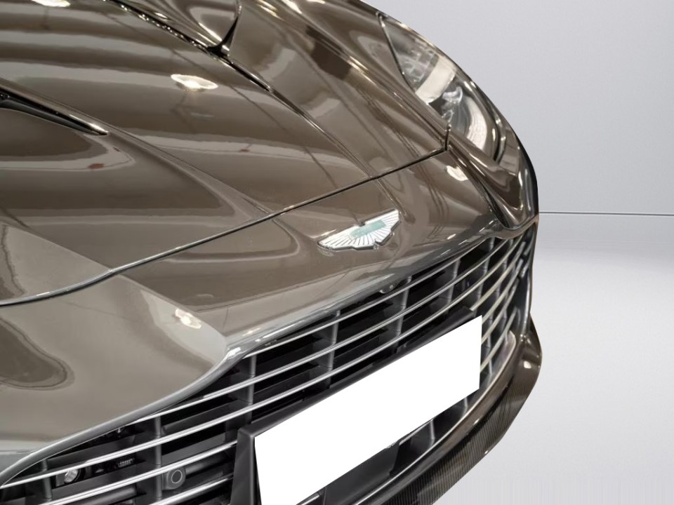 Aston Martin Vanquish - foto 22