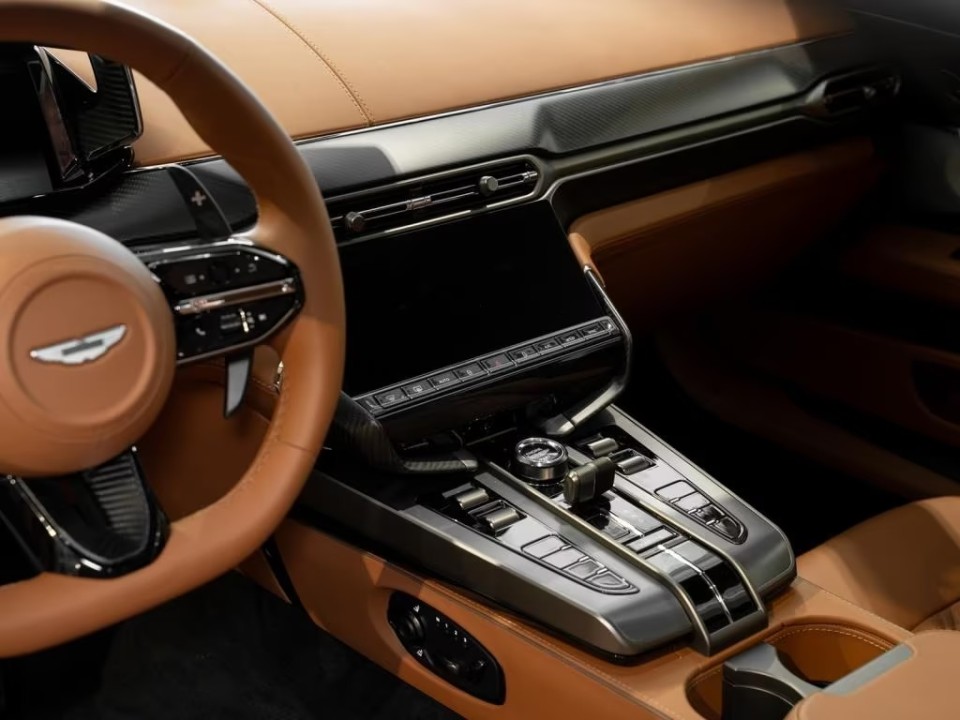 Aston Martin Vanquish - foto 8