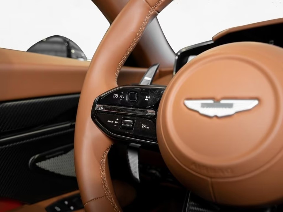 Aston Martin Vanquish - foto 6