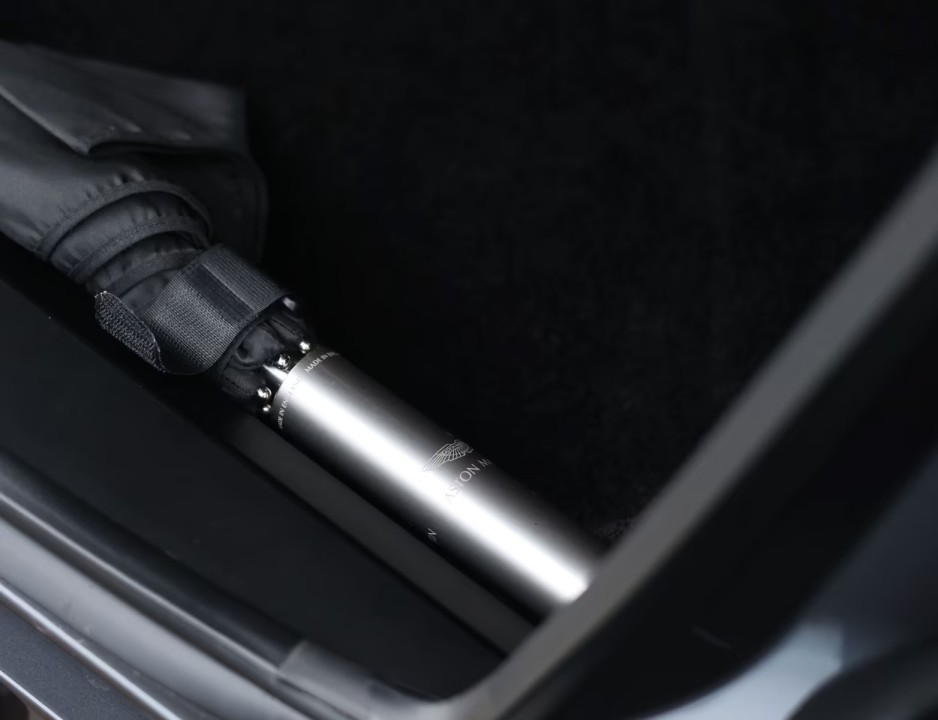 Aston Martin Vanquish - foto 28