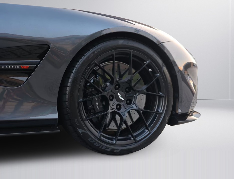 Aston Martin Vanquish - foto 43