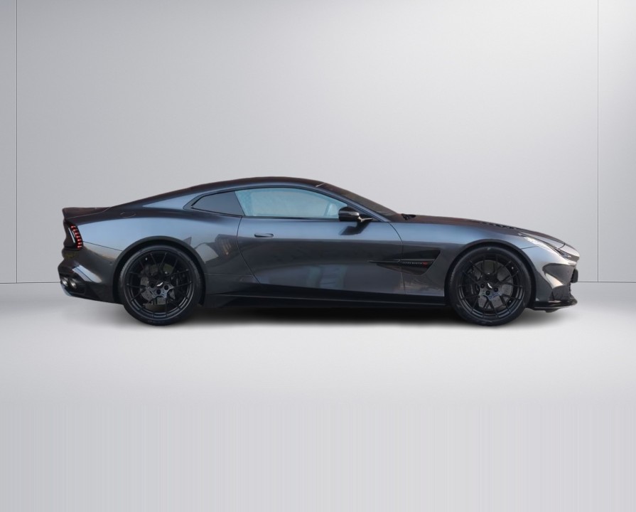 Aston Martin Vanquish (2)