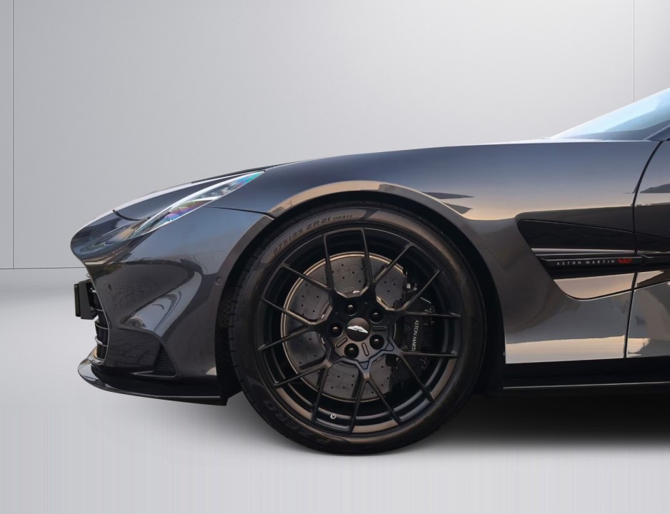 Aston Martin Vanquish - foto 44