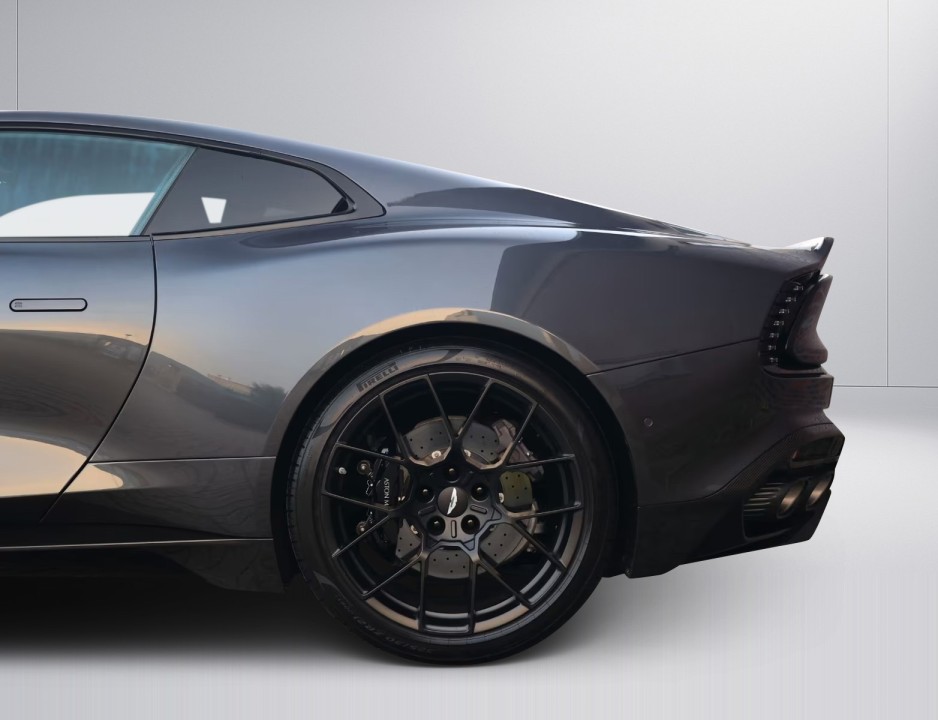 Aston Martin Vanquish - foto 47