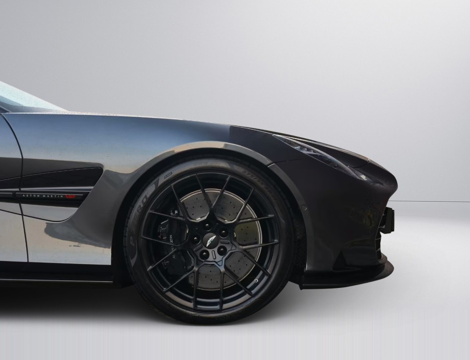 Aston Martin Vanquish - foto 45