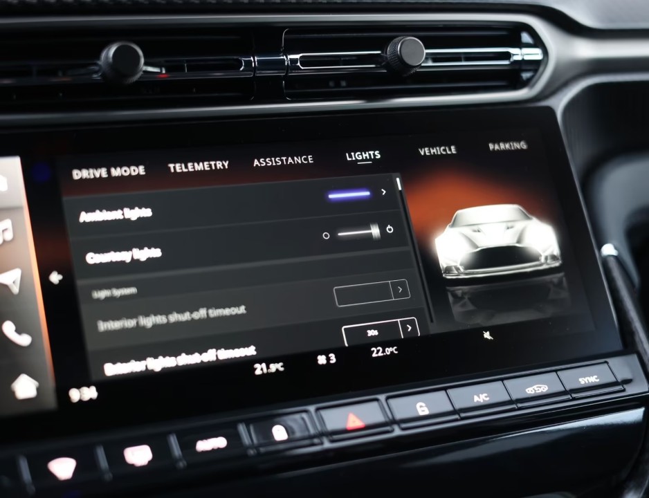 Aston Martin Vanquish - foto 18