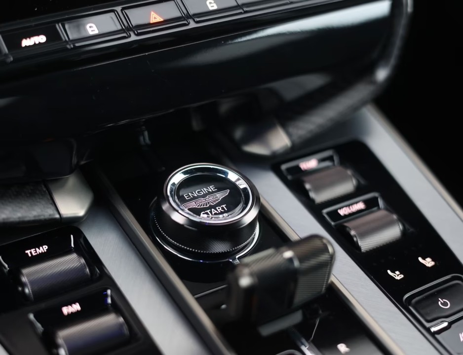 Aston Martin Vanquish - foto 15