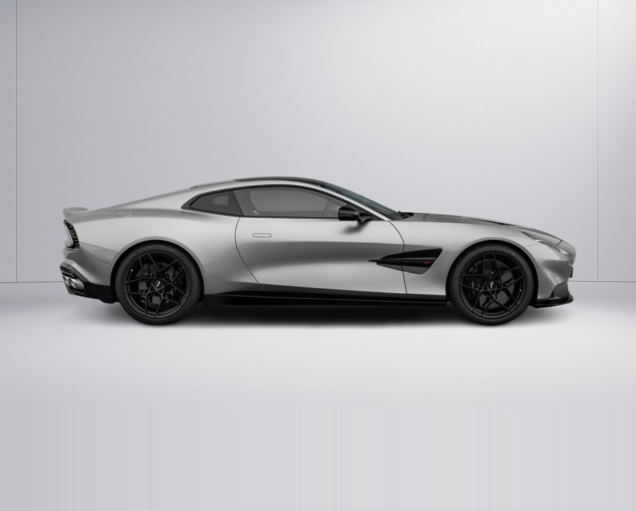 Aston Martin Vanquish (2)
