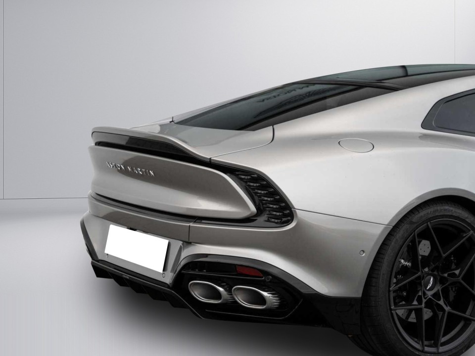 Aston Martin Vanquish - foto 30