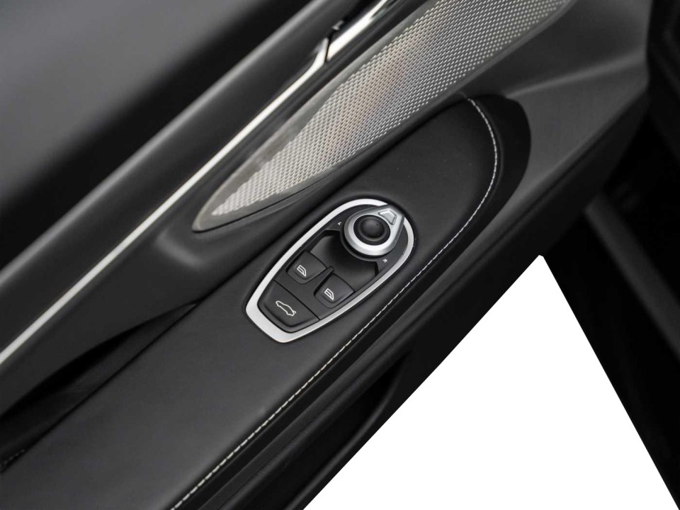 Aston Martin Vanquish - foto 24