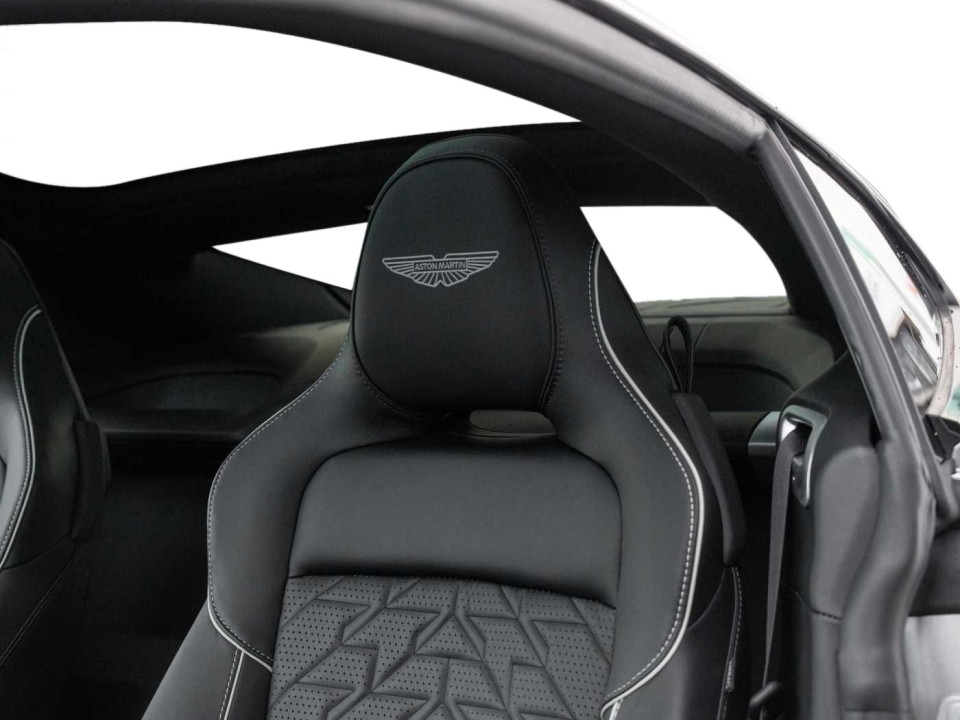 Aston Martin Vanquish - foto 13