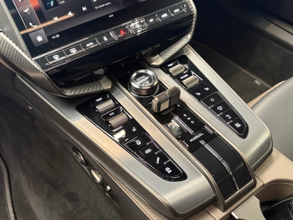 Aston Martin Vanquish - foto 8