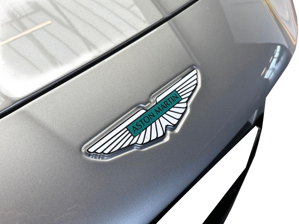 Aston Martin Vanquish - foto 12