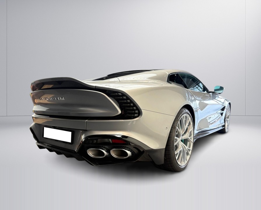 Aston Martin Vanquish (4)