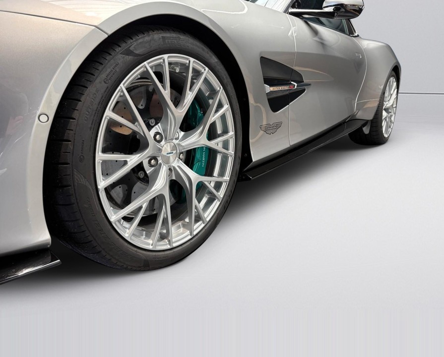 Aston Martin Vanquish - foto 17