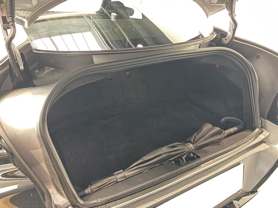 Aston Martin Vanquish - foto 16