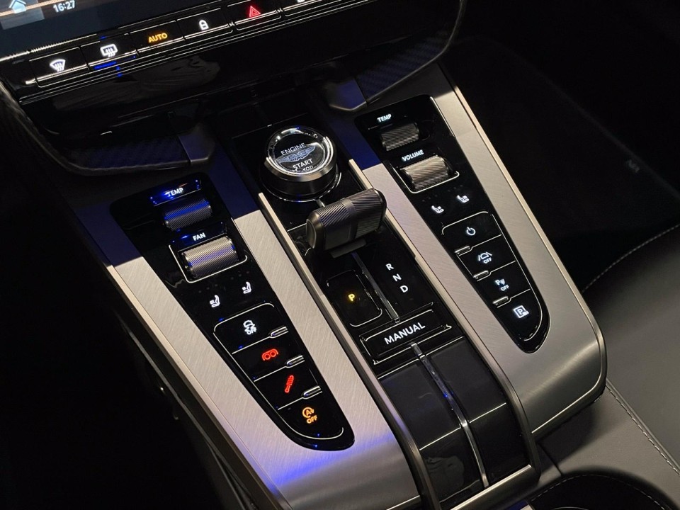 Aston Martin Vanquish - foto 9