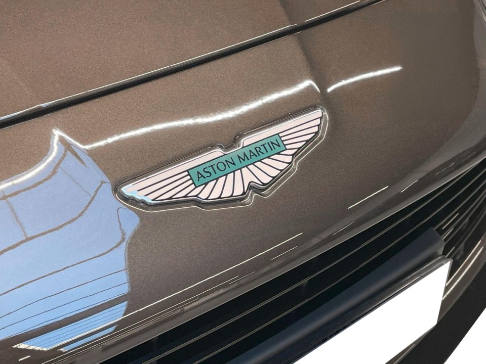 Aston Martin Vanquish - foto 11