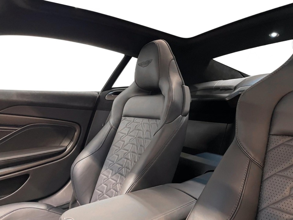 Aston Martin Vanquish - foto 6