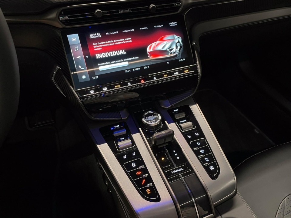 Aston Martin Vanquish - foto 10