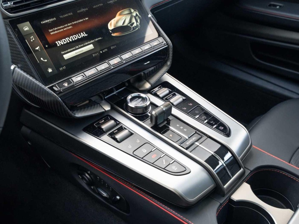 Aston Martin Vanquish - foto 16