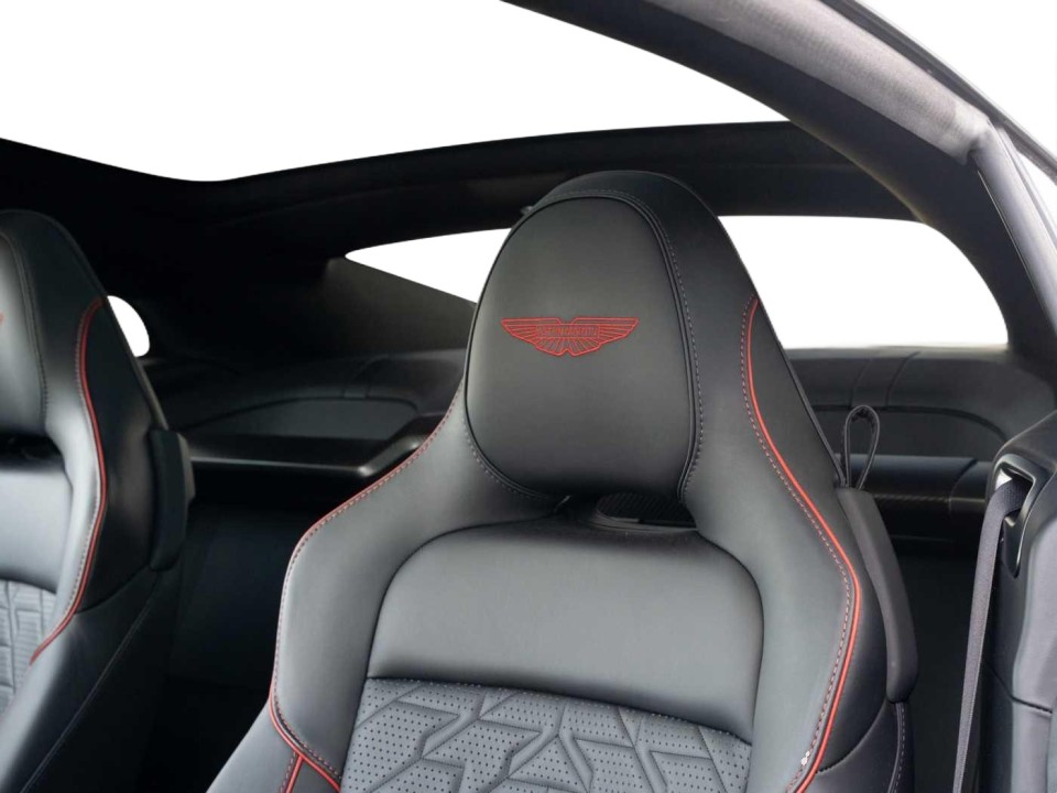 Aston Martin Vanquish - foto 15