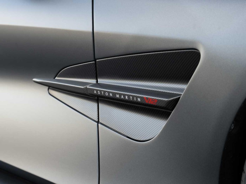 Aston Martin Vanquish - foto 28