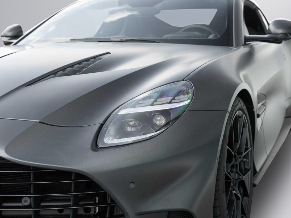 Aston Martin Vanquish - foto 31