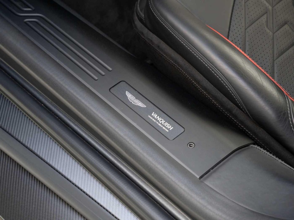 Aston Martin Vanquish - foto 17