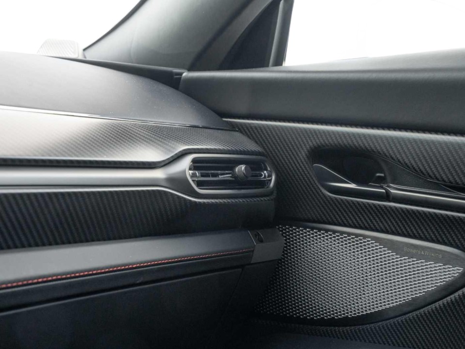 Aston Martin Vanquish - foto 23