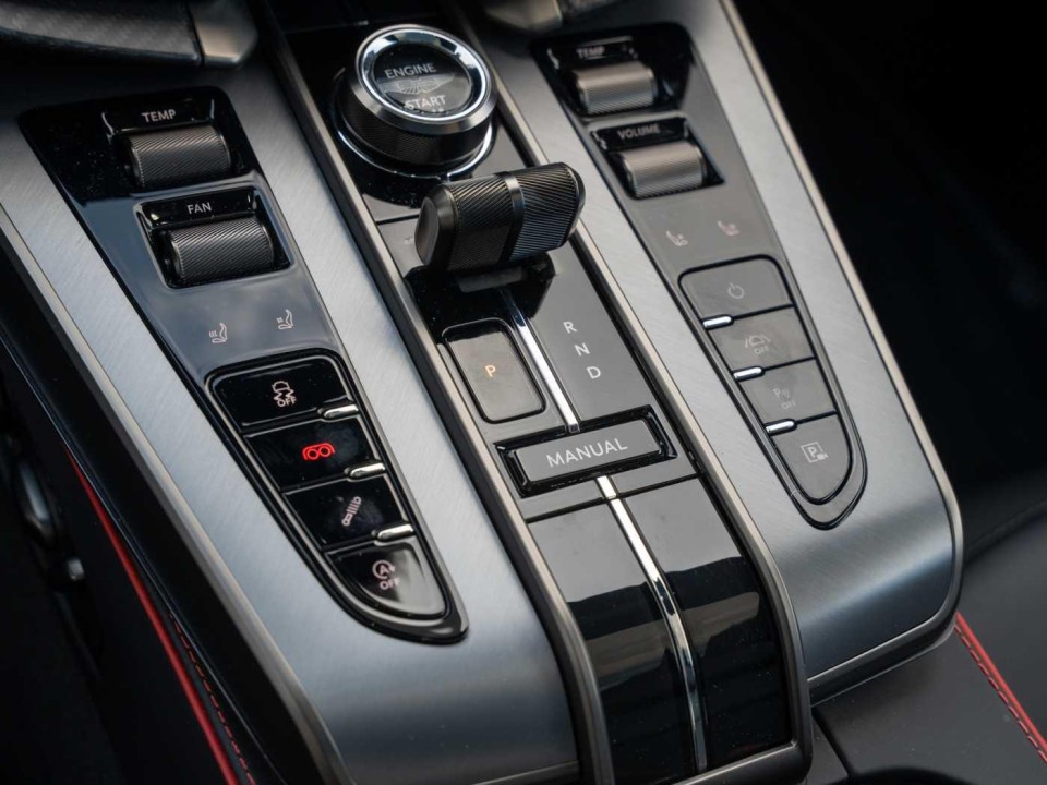 Aston Martin Vanquish - foto 21