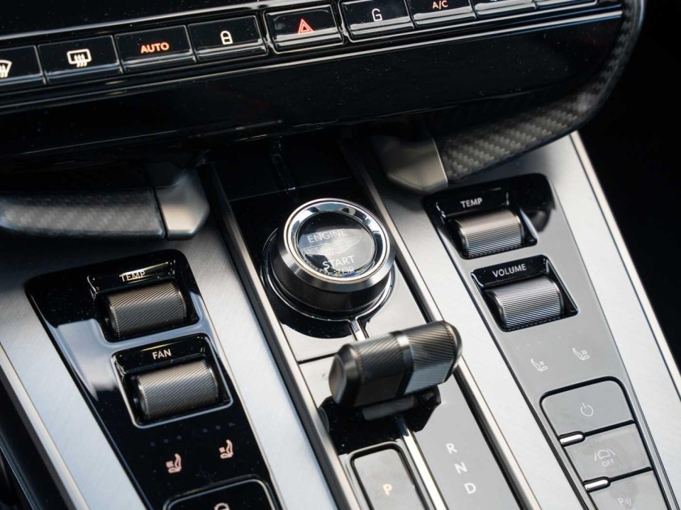 Aston Martin Vanquish - foto 22