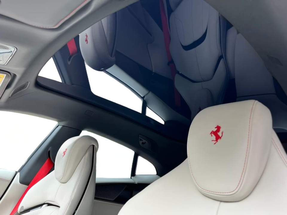 Ferrari Purosangue - foto 11