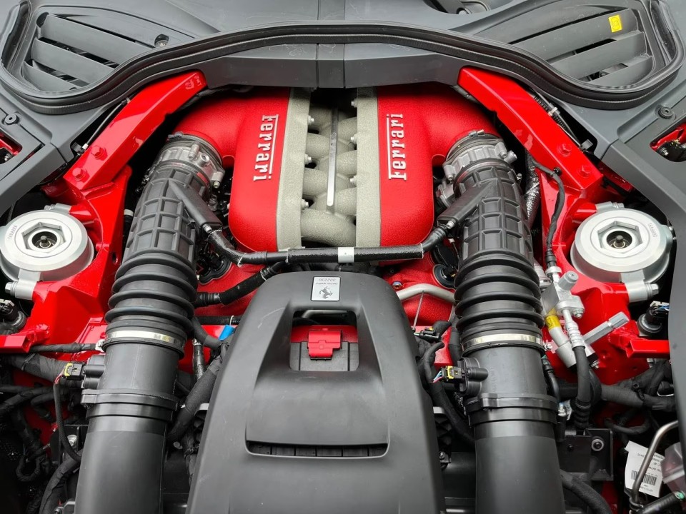 Ferrari Purosangue - foto 12