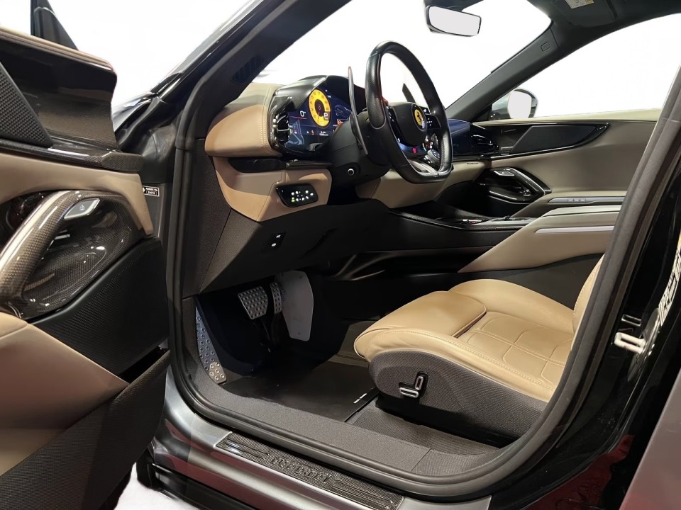 Ferrari Purosangue - foto 13
