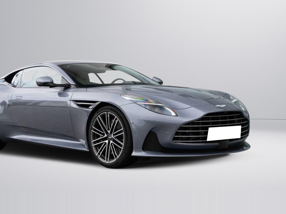 Aston Martin DB12 (2)