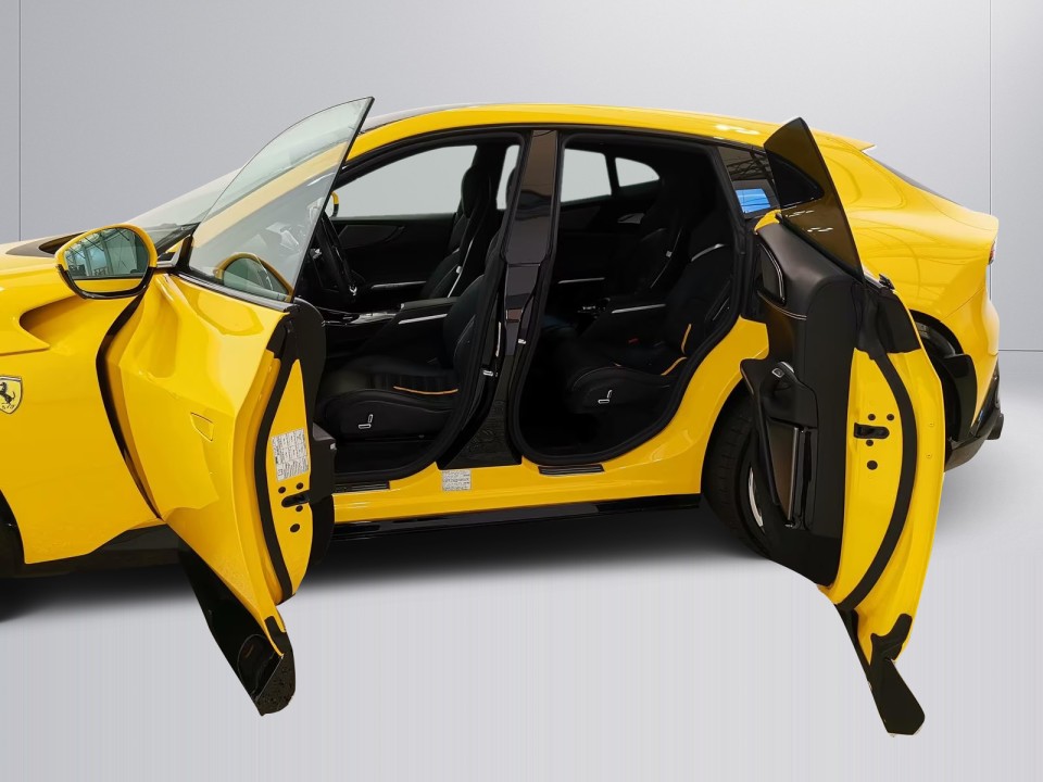 Ferrari Purosangue - foto 23