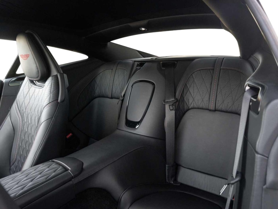 Aston Martin DB12 - foto 10