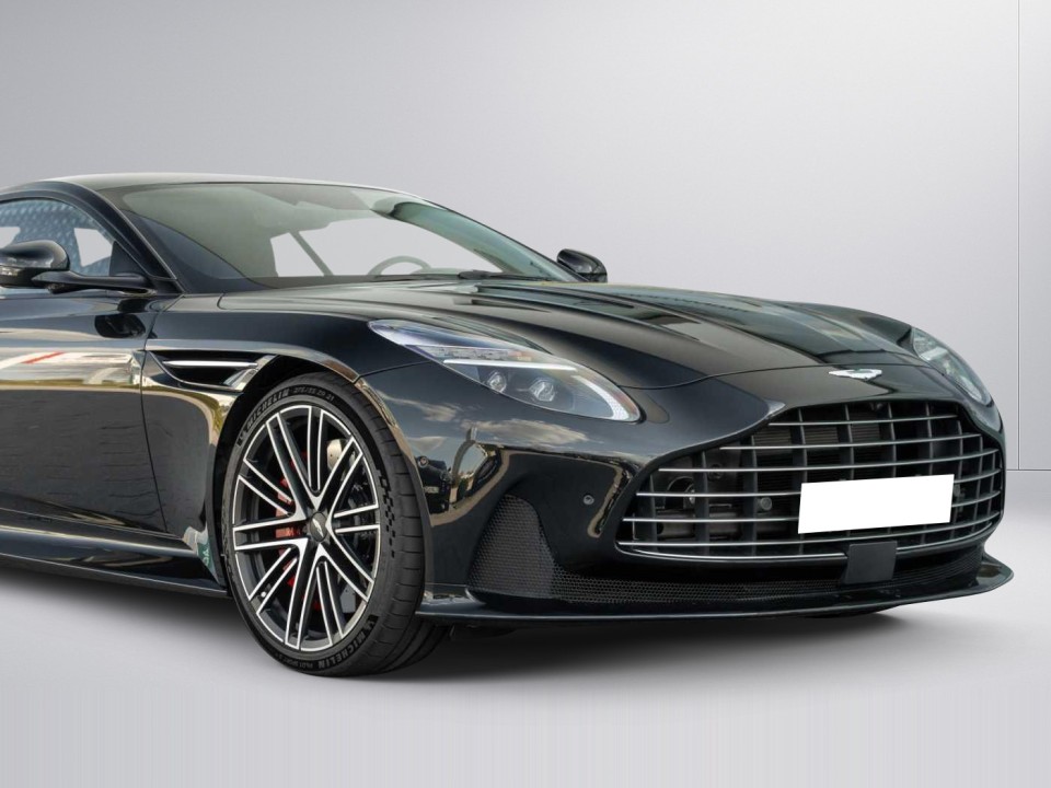 Aston Martin DB12 - foto 37