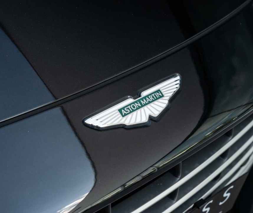 Aston Martin DB12 - foto 24