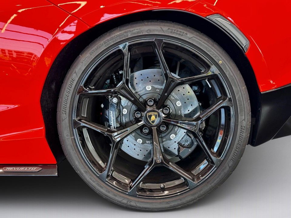 Lamborghini Revuelto - foto 21