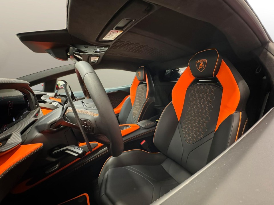 Lamborghini Revuelto - foto 6